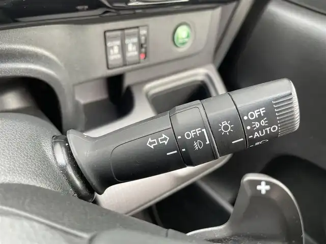 ホンダ ステップワゴン スパーダ ホンダセンシング 熊本県 2020(令2)年 5.6万km プラチナホワイトパール 純正SDナビ/・AM/FM/CD/DVD/SD/BT/・AppleCarPlay/・フルセグTV/バックカメラ/ホンダセンシング/・アダプティブクルーズコントロール/・車線維持支援システム/・標識認識機能/・先行車発進お知らせ機能/・路外逸脱抑制機能/・衝突軽減ブレーキ/オートライト/・LEDライト/・フォグランプ/革巻きステアリング/・ステアリングリモコン/・パドルシフト/電動格納ミラー/・ウィンカーミラー/テレビキャンセラー/純正フロアマット/純正アルミホイール/スマートキー