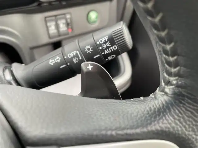 ホンダ ステップワゴン スパーダ ホンダセンシング 熊本県 2020(令2)年 5.6万km プラチナホワイトパール 純正SDナビ/・AM/FM/CD/DVD/SD/BT/・AppleCarPlay/・フルセグTV/バックカメラ/ホンダセンシング/・アダプティブクルーズコントロール/・車線維持支援システム/・標識認識機能/・先行車発進お知らせ機能/・路外逸脱抑制機能/・衝突軽減ブレーキ/オートライト/・LEDライト/・フォグランプ/革巻きステアリング/・ステアリングリモコン/・パドルシフト/電動格納ミラー/・ウィンカーミラー/テレビキャンセラー/純正フロアマット/純正アルミホイール/スマートキー