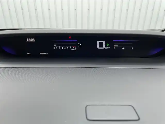 ホンダ ステップワゴン スパーダ ホンダセンシング 熊本県 2020(令2)年 5.6万km プラチナホワイトパール 純正SDナビ/・AM/FM/CD/DVD/SD/BT/・AppleCarPlay/・フルセグTV/バックカメラ/ホンダセンシング/・アダプティブクルーズコントロール/・車線維持支援システム/・標識認識機能/・先行車発進お知らせ機能/・路外逸脱抑制機能/・衝突軽減ブレーキ/オートライト/・LEDライト/・フォグランプ/革巻きステアリング/・ステアリングリモコン/・パドルシフト/電動格納ミラー/・ウィンカーミラー/テレビキャンセラー/純正フロアマット/純正アルミホイール/スマートキー