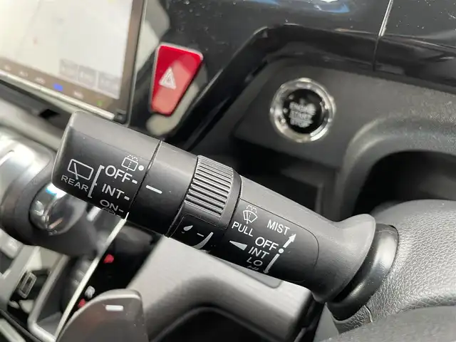 ホンダ ステップワゴン スパーダ ホンダセンシング 熊本県 2020(令2)年 5.6万km プラチナホワイトパール 純正SDナビ/・AM/FM/CD/DVD/SD/BT/・AppleCarPlay/・フルセグTV/バックカメラ/ホンダセンシング/・アダプティブクルーズコントロール/・車線維持支援システム/・標識認識機能/・先行車発進お知らせ機能/・路外逸脱抑制機能/・衝突軽減ブレーキ/オートライト/・LEDライト/・フォグランプ/革巻きステアリング/・ステアリングリモコン/・パドルシフト/電動格納ミラー/・ウィンカーミラー/テレビキャンセラー/純正フロアマット/純正アルミホイール/スマートキー