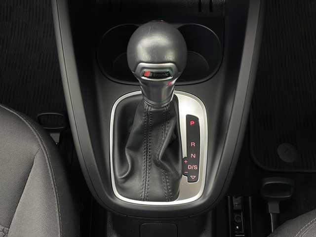アウディ Ａ１ 1．0TFSI 秋田県 2018(平30)年 2.7万km グレイシアホワイトメタリック 純正ナビ /バックカメラ /フルセグTV /コーナーセンサー /HIDヘッドライト　/コントラストルーフ　/前席シートヒーター　/横滑り防止装置　/クリアランスソナー /アイドリングストップ　/スマートキー　/オートライト/純正AW/純正フロアマット/ウィンカーミラー /革巻きステアリング/プッシュスタート /オートエアコン /電格ミラー