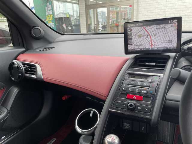 ホンダ Ｓ６６０ モデューロX バージョンZ 大分県 2021(令3)年 1.6万km ソニックグレーパール ワンオーナー/Spoonマフラー/赤黒ハーフレザーシート/純正オンダッシュナビ VXU-192SSi/【ワンセグ/BTオーディオ/USB】/バックカメラ/純正アルミホイール (F:15インチ R:16インチ)/シティブレーキアクティブシステム/クルーズコントロール/純正5段階減衰力調整機構付サスペンション/アクティブスポイラー/ボルドーレッドロールトップ/ブラックエンブレム/カーボン調インテリアパネル/ドアライニングパネル/シートセンターバッグ/前後2カメラREC機能付デジタルインナーミラー/イルミネーション付スカッフプレート/ETC/LEDヘッドライト/LEDフォグランプ/オートライト/赤レザー&アルカンターラコンビステアリング/ステアリングスイッチ/チルトステアリング/シートヒーター/ウインカーミラー/横滑り防止装置/フロアマット/電動調整ミラー/サイド&Wエアバッグ/電子制御制動力配分システム付ABS/スマートキー×2/保証書/車両取説/ナビ取説