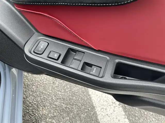 ホンダ Ｓ６６０ モデューロX バージョンZ 大分県 2021(令3)年 1.6万km ソニックグレーパール ワンオーナー/Spoonマフラー/赤黒ハーフレザーシート/純正オンダッシュナビ VXU-192SSi/【ワンセグ/BTオーディオ/USB】/バックカメラ/純正アルミホイール (F:15インチ R:16インチ)/シティブレーキアクティブシステム/クルーズコントロール/純正5段階減衰力調整機構付サスペンション/アクティブスポイラー/ボルドーレッドロールトップ/ブラックエンブレム/カーボン調インテリアパネル/ドアライニングパネル/シートセンターバッグ/前後2カメラREC機能付デジタルインナーミラー/イルミネーション付スカッフプレート/ETC/LEDヘッドライト/LEDフォグランプ/オートライト/赤レザー&アルカンターラコンビステアリング/ステアリングスイッチ/チルトステアリング/シートヒーター/ウインカーミラー/横滑り防止装置/フロアマット/電動調整ミラー/サイド&Wエアバッグ/電子制御制動力配分システム付ABS/スマートキー×2/保証書/車両取説/ナビ取説