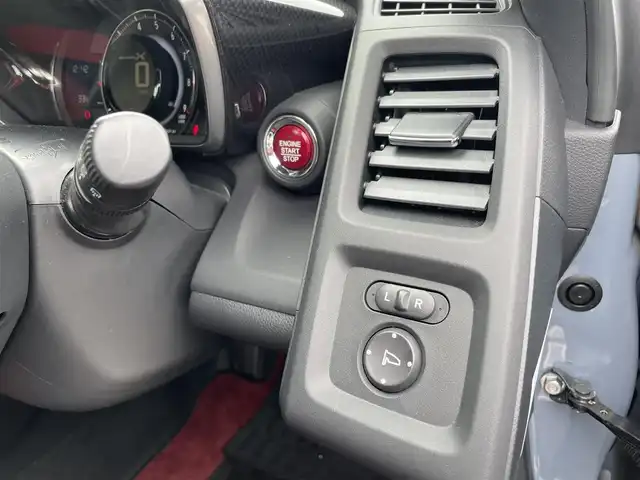ホンダ Ｓ６６０ モデューロX バージョンZ 大分県 2021(令3)年 1.6万km ソニックグレーパール ワンオーナー/Spoonマフラー/赤黒ハーフレザーシート/純正オンダッシュナビ VXU-192SSi/【ワンセグ/BTオーディオ/USB】/バックカメラ/純正アルミホイール (F:15インチ R:16インチ)/シティブレーキアクティブシステム/クルーズコントロール/純正5段階減衰力調整機構付サスペンション/アクティブスポイラー/ボルドーレッドロールトップ/ブラックエンブレム/カーボン調インテリアパネル/ドアライニングパネル/シートセンターバッグ/前後2カメラREC機能付デジタルインナーミラー/イルミネーション付スカッフプレート/ETC/LEDヘッドライト/LEDフォグランプ/オートライト/赤レザー&アルカンターラコンビステアリング/ステアリングスイッチ/チルトステアリング/シートヒーター/ウインカーミラー/横滑り防止装置/フロアマット/電動調整ミラー/サイド&Wエアバッグ/電子制御制動力配分システム付ABS/スマートキー×2/保証書/車両取説/ナビ取説