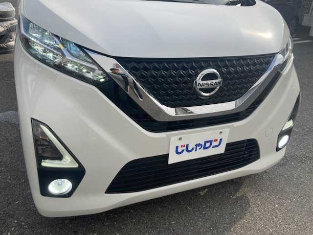 日産 デイズ ハイウェイスターG ターボ 三重県 2019(平31)年 8.9万km ホワイトパール (株)IDOMが運営する【じしゃロン四日市店】の自社ローン専用車両になります。こちらは現金またはオートローンご利用時の価格です。自社ローンご希望の方は別途その旨お申付け下さい/社外SDナビ（CD/DVD/BT/AM/FM）/衝突軽減システム/レーンキープ/前後コーナーセンサー/全方位カメラ/前方向ドライブレコーダー/フルセグTV/ETC/エンジンスタートボタン/スマートキー/スタッドレスタイヤ積み込み4本/ターボ