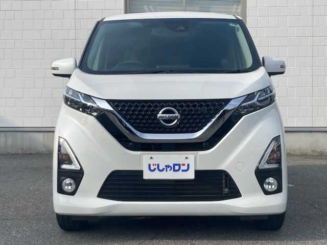 日産 デイズ ハイウェイスターG ターボ 三重県 2019(平31)年 8.9万km ホワイトパール (株)IDOMが運営する【じしゃロン四日市店】の自社ローン専用車両になります。こちらは現金またはオートローンご利用時の価格です。自社ローンご希望の方は別途その旨お申付け下さい/社外SDナビ（CD/DVD/BT/AM/FM）/衝突軽減システム/レーンキープ/前後コーナーセンサー/全方位カメラ/前方向ドライブレコーダー/フルセグTV/ETC/エンジンスタートボタン/スマートキー/スタッドレスタイヤ積み込み4本/ターボ