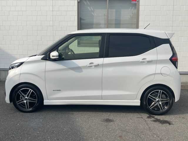 日産 デイズ ハイウェイスターG ターボ 三重県 2019(平31)年 8.9万km ホワイトパール (株)IDOMが運営する【じしゃロン四日市店】の自社ローン専用車両になります。こちらは現金またはオートローンご利用時の価格です。自社ローンご希望の方は別途その旨お申付け下さい/社外SDナビ（CD/DVD/BT/AM/FM）/衝突軽減システム/レーンキープ/前後コーナーセンサー/全方位カメラ/前方向ドライブレコーダー/フルセグTV/ETC/エンジンスタートボタン/スマートキー/スタッドレスタイヤ積み込み4本/ターボ