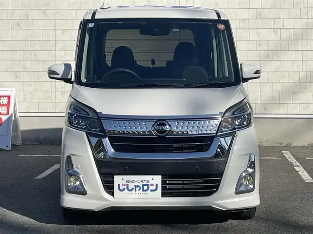 日産 デイズ ルークス ハイウェイスターX 佐賀県 2020(令2)年 7.3万km ホワイトパール こちらは現金またはオートローンご利用時の価格です/自社ローンご希望の方は別途その旨お申付け下さい/禁煙車/登録時走行距離：72365km/純正ナビ/Bluetooth/CD/DVD/フルセグTV/助手席側パワースライドドア/アラウンドビューモニター/ETC/ドライブレコーダー/レーンキープアシスト/LEDヘッドランプ/オートライト/ハイビームアシスト/オートエアコン/本革巻きステアリング/純正アルミホイール/エンジンスタートボタン