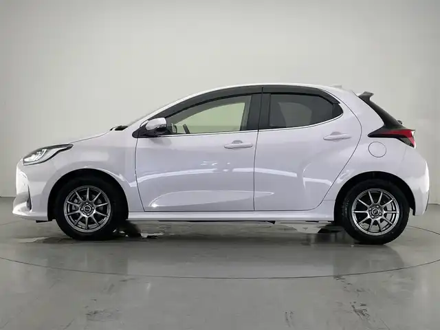 トヨタ ヤリス ハイブリッド Z 愛知県 2020(令2)年 3.1万km アイスピンクメタリック 純正８型ＤＡナビ　フルセグＴＶ　全方位カメラ　ＤＶＤデッキ　トヨタセーフティセンス　ＨＵＤ　純正ドラレコ　ＥＴＣ２．０　ＢＳＭ　ＬＥＤライト　夏タイヤ４本ホイール付　レーダークルコン　温シート　禁煙車