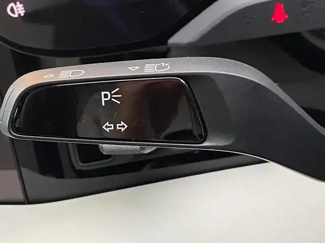ポルシェ タイカン 4S 福岡県 2021(令3)年 2万km グレーⅡ 禁煙車/スポーツクロノＰＫＧ　/ツートーンレザーインテリア　/パワーステラリングプラス　/レーンチェンジアシスト　/アダプティブクルーズコントロール　/アラウンドビュー付パークアシスト　/アンビエントライト　/アクセントＰＫＧ/プライバシーガラス/20インチTurboエアロホイール/4ゾーンクライメートコントロール/8wayコンフォートシート/パッセンジャーディスプレイ/充電ケーブル車載/シートヒーター/プライバシーガラス/シートメモリー/アダプティブエアーサスペンション/ABS/横滑り防止装置/オートライト/オートマチックハイビーム/衝突被害軽減システム/ポルシェ・スタビリティ・マネージメントシステム