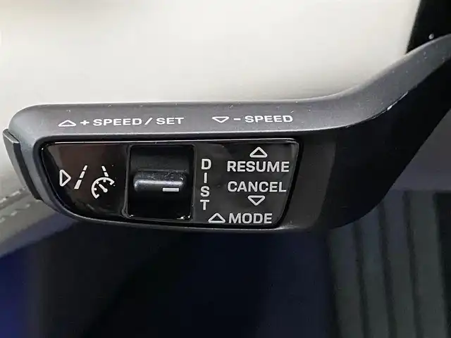 ポルシェ タイカン 4S 福岡県 2021(令3)年 2万km グレーⅡ 禁煙車/スポーツクロノＰＫＧ　/ツートーンレザーインテリア　/パワーステラリングプラス　/レーンチェンジアシスト　/アダプティブクルーズコントロール　/アラウンドビュー付パークアシスト　/アンビエントライト　/アクセントＰＫＧ/プライバシーガラス/20インチTurboエアロホイール/4ゾーンクライメートコントロール/8wayコンフォートシート/パッセンジャーディスプレイ/充電ケーブル車載/シートヒーター/プライバシーガラス/シートメモリー/アダプティブエアーサスペンション/ABS/横滑り防止装置/オートライト/オートマチックハイビーム/衝突被害軽減システム/ポルシェ・スタビリティ・マネージメントシステム