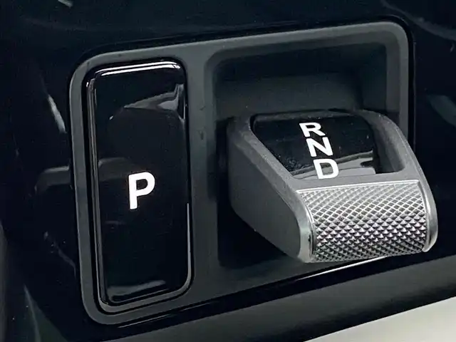 ポルシェ タイカン 4S 福岡県 2021(令3)年 2万km グレーⅡ 禁煙車/スポーツクロノＰＫＧ　/ツートーンレザーインテリア　/パワーステラリングプラス　/レーンチェンジアシスト　/アダプティブクルーズコントロール　/アラウンドビュー付パークアシスト　/アンビエントライト　/アクセントＰＫＧ/プライバシーガラス/20インチTurboエアロホイール/4ゾーンクライメートコントロール/8wayコンフォートシート/パッセンジャーディスプレイ/充電ケーブル車載/シートヒーター/プライバシーガラス/シートメモリー/アダプティブエアーサスペンション/ABS/横滑り防止装置/オートライト/オートマチックハイビーム/衝突被害軽減システム/ポルシェ・スタビリティ・マネージメントシステム