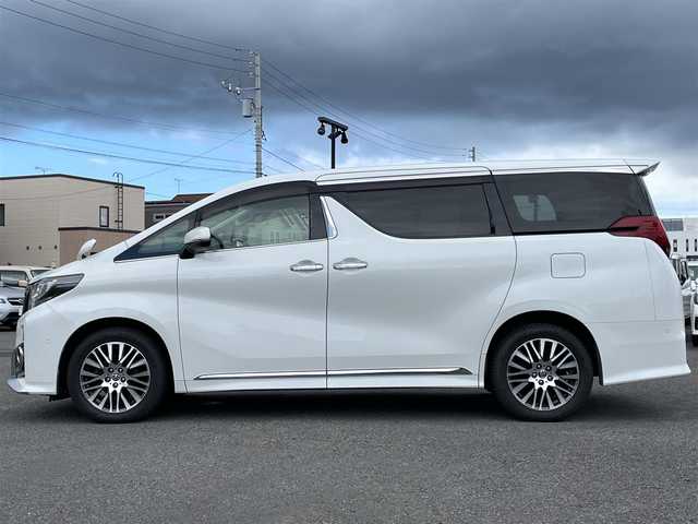 トヨタ アルファード SA Cパッケージ 道央・札幌 2016(平28)年 3.1万km ホワイトパールクリスタルシャイン ４WD/ワンオーナー/寒冷地仕様/JBLプレミアムサウンドシステム/純正メーカーナビ/CD/DVD/BD/BT/フルセグ/純正フリップダウンモニター/トヨタセーフティセンス/プリクラッシュセーフティ/横滑り防止装置/レーダークルーズコントロール/パーキングアシスト/クリアランスソナー/バックカメラ/ビルトインETC/ワイパーデアイサー/両側パワースライドドア/パワーバックドア/前席/２列目パワーシート/D席メモリーシート/前席シートヒーター/N席/２列目オットマン/レザーシート/革巻きウッドコンビステアリング/ステアリングリモコン/ハンドルヒーター/AC100V/置くだけ充電/電動パーキング/ブレーキホールド/自動防眩ミラー/MTモード付AT/プッシュスタート/スマートキー/LEDヘッドライト/オートライト/オートハイビーム/フォグランプ/電動格納ミラー/ウィンカーミラー/純正フロアマット/ドアバイザー/スペアキー