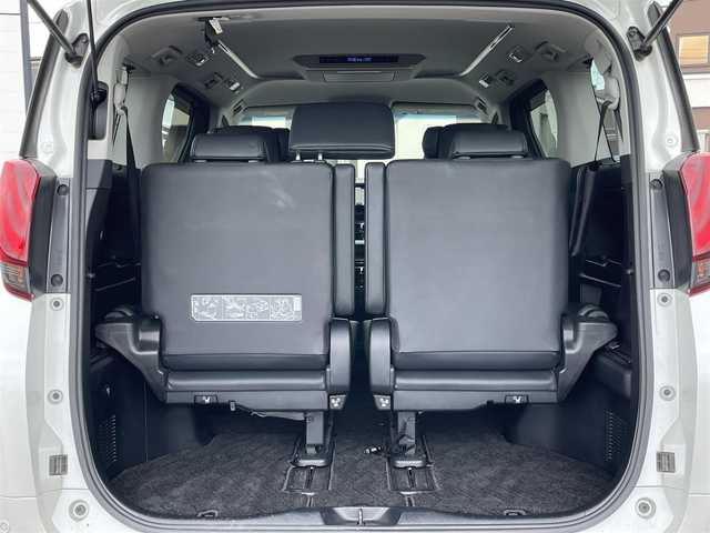 トヨタ アルファード SA Cパッケージ 道央・札幌 2016(平28)年 3.1万km ホワイトパールクリスタルシャイン ４WD/ワンオーナー/寒冷地仕様/JBLプレミアムサウンドシステム/純正メーカーナビ/CD/DVD/BD/BT/フルセグ/純正フリップダウンモニター/トヨタセーフティセンス/プリクラッシュセーフティ/横滑り防止装置/レーダークルーズコントロール/パーキングアシスト/クリアランスソナー/バックカメラ/ビルトインETC/ワイパーデアイサー/両側パワースライドドア/パワーバックドア/前席/２列目パワーシート/D席メモリーシート/前席シートヒーター/N席/２列目オットマン/レザーシート/革巻きウッドコンビステアリング/ステアリングリモコン/ハンドルヒーター/AC100V/置くだけ充電/電動パーキング/ブレーキホールド/自動防眩ミラー/MTモード付AT/プッシュスタート/スマートキー/LEDヘッドライト/オートライト/オートハイビーム/フォグランプ/電動格納ミラー/ウィンカーミラー/純正フロアマット/ドアバイザー/スペアキー