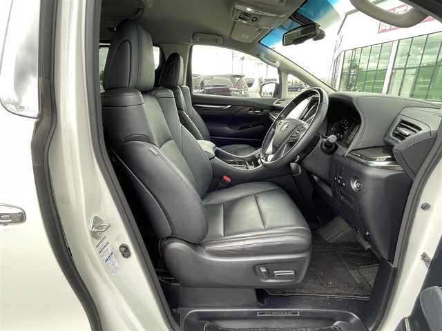 トヨタ アルファード SA Cパッケージ 道央・札幌 2016(平28)年 3.1万km ホワイトパールクリスタルシャイン ４WD/ワンオーナー/寒冷地仕様/JBLプレミアムサウンドシステム/純正メーカーナビ/CD/DVD/BD/BT/フルセグ/純正フリップダウンモニター/トヨタセーフティセンス/プリクラッシュセーフティ/横滑り防止装置/レーダークルーズコントロール/パーキングアシスト/クリアランスソナー/バックカメラ/ビルトインETC/ワイパーデアイサー/両側パワースライドドア/パワーバックドア/前席/２列目パワーシート/D席メモリーシート/前席シートヒーター/N席/２列目オットマン/レザーシート/革巻きウッドコンビステアリング/ステアリングリモコン/ハンドルヒーター/AC100V/置くだけ充電/電動パーキング/ブレーキホールド/自動防眩ミラー/MTモード付AT/プッシュスタート/スマートキー/LEDヘッドライト/オートライト/オートハイビーム/フォグランプ/電動格納ミラー/ウィンカーミラー/純正フロアマット/ドアバイザー/スペアキー