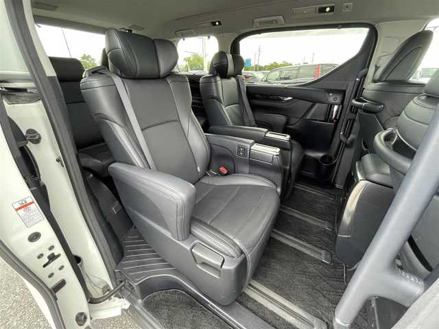 トヨタ アルファード SA Cパッケージ 道央・札幌 2016(平28)年 3.1万km ホワイトパールクリスタルシャイン ４WD/ワンオーナー/寒冷地仕様/JBLプレミアムサウンドシステム/純正メーカーナビ/CD/DVD/BD/BT/フルセグ/純正フリップダウンモニター/トヨタセーフティセンス/プリクラッシュセーフティ/横滑り防止装置/レーダークルーズコントロール/パーキングアシスト/クリアランスソナー/バックカメラ/ビルトインETC/ワイパーデアイサー/両側パワースライドドア/パワーバックドア/前席/２列目パワーシート/D席メモリーシート/前席シートヒーター/N席/２列目オットマン/レザーシート/革巻きウッドコンビステアリング/ステアリングリモコン/ハンドルヒーター/AC100V/置くだけ充電/電動パーキング/ブレーキホールド/自動防眩ミラー/MTモード付AT/プッシュスタート/スマートキー/LEDヘッドライト/オートライト/オートハイビーム/フォグランプ/電動格納ミラー/ウィンカーミラー/純正フロアマット/ドアバイザー/スペアキー