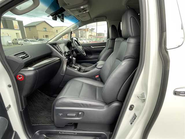 トヨタ アルファード SA Cパッケージ 道央・札幌 2016(平28)年 3.1万km ホワイトパールクリスタルシャイン ４WD/ワンオーナー/寒冷地仕様/JBLプレミアムサウンドシステム/純正メーカーナビ/CD/DVD/BD/BT/フルセグ/純正フリップダウンモニター/トヨタセーフティセンス/プリクラッシュセーフティ/横滑り防止装置/レーダークルーズコントロール/パーキングアシスト/クリアランスソナー/バックカメラ/ビルトインETC/ワイパーデアイサー/両側パワースライドドア/パワーバックドア/前席/２列目パワーシート/D席メモリーシート/前席シートヒーター/N席/２列目オットマン/レザーシート/革巻きウッドコンビステアリング/ステアリングリモコン/ハンドルヒーター/AC100V/置くだけ充電/電動パーキング/ブレーキホールド/自動防眩ミラー/MTモード付AT/プッシュスタート/スマートキー/LEDヘッドライト/オートライト/オートハイビーム/フォグランプ/電動格納ミラー/ウィンカーミラー/純正フロアマット/ドアバイザー/スペアキー