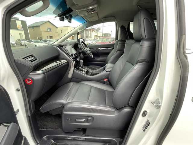 トヨタ アルファード SA Cパッケージ 道央・札幌 2016(平28)年 3.1万km ホワイトパールクリスタルシャイン ４WD/ワンオーナー/寒冷地仕様/JBLプレミアムサウンドシステム/純正メーカーナビ/CD/DVD/BD/BT/フルセグ/純正フリップダウンモニター/トヨタセーフティセンス/プリクラッシュセーフティ/横滑り防止装置/レーダークルーズコントロール/パーキングアシスト/クリアランスソナー/バックカメラ/ビルトインETC/ワイパーデアイサー/両側パワースライドドア/パワーバックドア/前席/２列目パワーシート/D席メモリーシート/前席シートヒーター/N席/２列目オットマン/レザーシート/革巻きウッドコンビステアリング/ステアリングリモコン/ハンドルヒーター/AC100V/置くだけ充電/電動パーキング/ブレーキホールド/自動防眩ミラー/MTモード付AT/プッシュスタート/スマートキー/LEDヘッドライト/オートライト/オートハイビーム/フォグランプ/電動格納ミラー/ウィンカーミラー/純正フロアマット/ドアバイザー/スペアキー