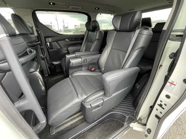 トヨタ アルファード SA Cパッケージ 道央・札幌 2016(平28)年 3.1万km ホワイトパールクリスタルシャイン ４WD/ワンオーナー/寒冷地仕様/JBLプレミアムサウンドシステム/純正メーカーナビ/CD/DVD/BD/BT/フルセグ/純正フリップダウンモニター/トヨタセーフティセンス/プリクラッシュセーフティ/横滑り防止装置/レーダークルーズコントロール/パーキングアシスト/クリアランスソナー/バックカメラ/ビルトインETC/ワイパーデアイサー/両側パワースライドドア/パワーバックドア/前席/２列目パワーシート/D席メモリーシート/前席シートヒーター/N席/２列目オットマン/レザーシート/革巻きウッドコンビステアリング/ステアリングリモコン/ハンドルヒーター/AC100V/置くだけ充電/電動パーキング/ブレーキホールド/自動防眩ミラー/MTモード付AT/プッシュスタート/スマートキー/LEDヘッドライト/オートライト/オートハイビーム/フォグランプ/電動格納ミラー/ウィンカーミラー/純正フロアマット/ドアバイザー/スペアキー