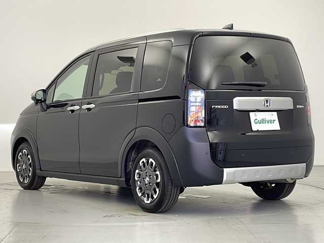 ホンダ フリード ハイブリット e:HEV クロスター 愛知県 2025(令7)年 0.1千km クリスタルブラックパール 登録済未使用車/ホンダセンシング/・衝突軽減ブレーキ/・誤発進抑制機能/・後方誤発進抑制機能/・近距離衝突軽減ブレーキ/・歩行者事故低減ステアリング/・路外逸脱抑制機能/・渋滞追従付アダプティブクルーズコントロール/・トラフィックアラート/・先行車発進のお知らせ/・オートハイビーム/・パーキングセンサー/純正ナビ/・AppleCarPlay/Android Auto/・Bluetooth/・フルセグTV/・FM/AM/バックカメラ/両側パワースライドドア/純正アルミホイール/ハーフレザーシート/シートヒーター/LEDヘッドライト/スマートキー/プッシュスタート/横滑り防止装置