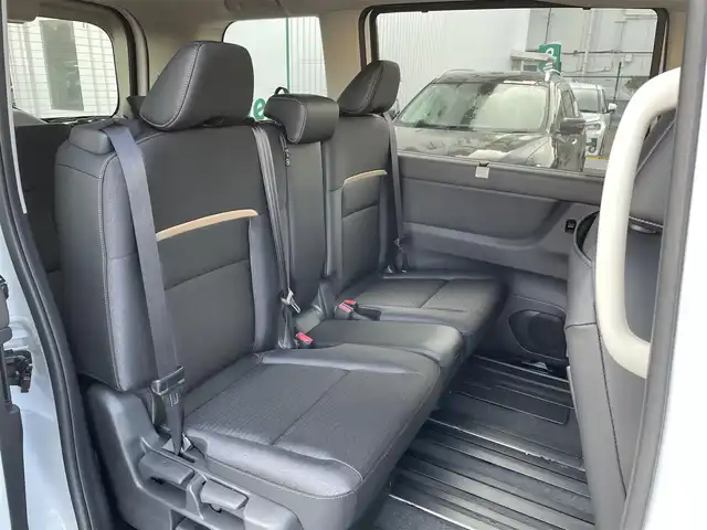 日産 セレナ e－パワー ハイウェイスター V 東京都 2025(令7)年 0.1千km プリズムホワイト 登録済未使用車/純正12.3型ナビ/フルセグTV/Bluetooth/インテリジェントルームミラー/プロパイロット/アラウンドビューモニター/ハンズフリーオートスライドドア/ETC2.0/前後ドライブレコーダー