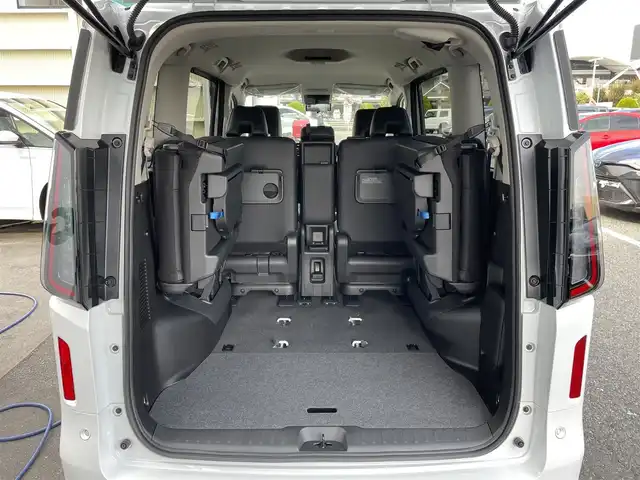 日産 セレナ e－パワー ハイウェイスター V 東京都 2025(令7)年 0.1千km プリズムホワイト 登録済未使用車/純正12.3型ナビ/フルセグTV/Bluetooth/インテリジェントルームミラー/プロパイロット/アラウンドビューモニター/ハンズフリーオートスライドドア/ETC2.0/前後ドライブレコーダー