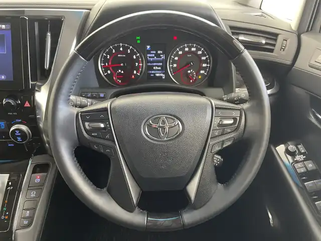 トヨタ アルファード S Cパッケージ 愛知県 2022(令4)年 1.9万km ホワイトパールクリスタルシャイン 純正ビルトインナビ/・Ｂｌｕｅｔｏｏｔｈ/・フルセグ/・AM/FM/・Miracast/純正CD/DVDプレーヤー/ツインムーンルーフ/前後ミラー型ドライブレコーダー/ビルトインＥＴＣ/純正後席モニター/両側パワースライドドア/アダプティブクルーズコントロール/バックカメラ/ステアリングヒーター/ＬＴＡ（レーントレーシングアシスト）/ＰＫＳＢ（パーキングサポートブレーキ）/ＰＣＳ（プリクラッシュセーフティ）/ＲＳＡ（ロードサインアシスト）/前席シートヒーター・エアシート/パワーバックドア