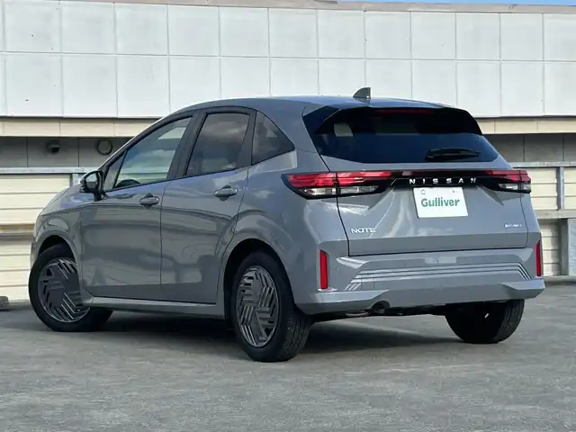 日産 ノート X 福島県 2025(令7)年 0.5万km グレー ９インチ純正ナビ/ドラレコ/フルセグTV/追従クルコン/アラウンドビューモニター/全方位車外カメラ/純正16AW/プッシュスタート/ビルトインETC2.0/LEDヘッドライト/ABS/デジタルルームミラー/LEDオートハイビーム