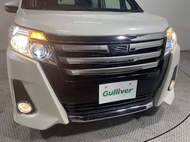 トヨタ ノア Si 大阪府 2014(平26)年 4万km ホワイトパールクリスタルシャイン 純正ナビ　バックカメラ　Bluetooth　フルセグTV ドラレコ　ビルトインETC オートライト　LEDヘッドライト　スマートキー