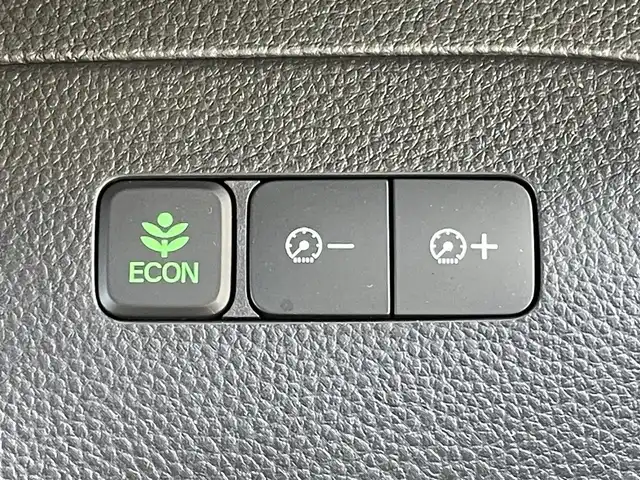 ホンダ Ｎ ＢＯＸ 東京都 2018(平30)年 6.9万km クリスタルブラックパール 純正８インチナビ/・CD/DVD/BT/AM/FM/Music Rack/フルセグ/バックビューモニター/両側パワースライドドア/アダプティブクルーズコントロール/ＥＣＯＮ/ビルトインＥＴＣ/車線逸脱警報システム/パドルシフト/純正フロアマット/ホンダセンシング/オートリトラミラー/プラズマクラスター技術搭載フルオートエアコン