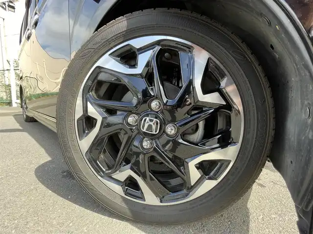 ホンダ Ｎ ＢＯＸ 東京都 2018(平30)年 6.9万km クリスタルブラックパール 純正８インチナビ/・CD/DVD/BT/AM/FM/Music Rack/フルセグ/バックビューモニター/両側パワースライドドア/アダプティブクルーズコントロール/ＥＣＯＮ/ビルトインＥＴＣ/車線逸脱警報システム/パドルシフト/純正フロアマット/ホンダセンシング/オートリトラミラー/プラズマクラスター技術搭載フルオートエアコン