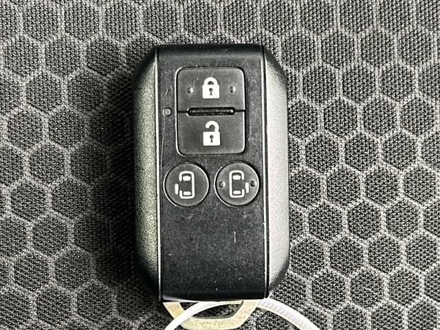 スズキ スペーシア ギア HYBRID XZターボ 岐阜県 2019(平31)年 3.6万km ピュアホワイトP 8インチSDナビ/フルセグ/BT/CD/DVD/バックカメラ/スズキセーフティサポート/・デュアルカメラブレーキサポート/・誤発進抑制機能（前方・後方）/・後退時ブレーキサポート/・車線逸脱警報機能/・車線逸脱抑制機能/・標識認識機能/・先行車発進お知らせ機能/・ハイビームアシスト/・クルーズコントロール/コーナーセンサー/前席シートヒーター/前方ドライブレコーダー/ビルトインETC/両側パワースライドドア/パドルシフト/サーキュレーター/純正フロアマット/ルーフレール/プッシュスタート/LEDヘッドライト/フォグランプ/スマートキー
