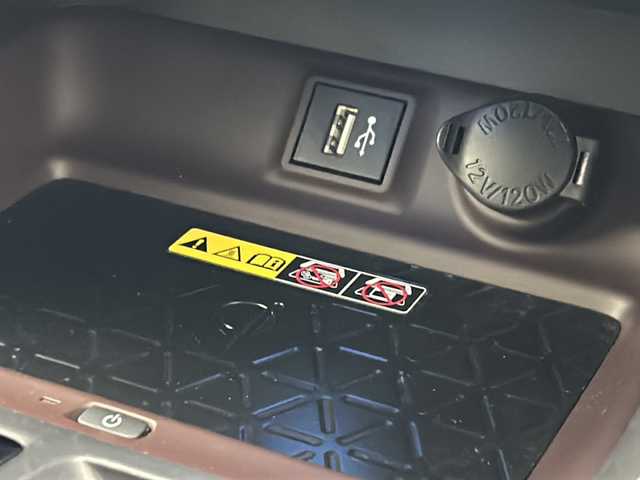 トヨタ ＲＡＶ４ ハイブリッドG 宮城県 2023(令5)年 2.9万km ホワイトパールクリスタルシャイン モデリスタエアロ/4WD/ワンオーナー/純正10.1インチコネクティッドナビ/(AM/FM/TV/BT/USB/Miracast)/パノラミックビューモニター/デジタルインナーミラー/ビルトインETC2.0/前方ドライブレコーダー/レーダークルーズコントロール/BSM/電動リアゲート/レザーシート/パワーシート/シートメモリー/シートヒーター/エアシート/ステアリングヒーター/プッシュスタート/スマートキー/オートライト/オートマチックハイビーム/フォグランプ/純正フロアマット/純正18インチアルミホイール