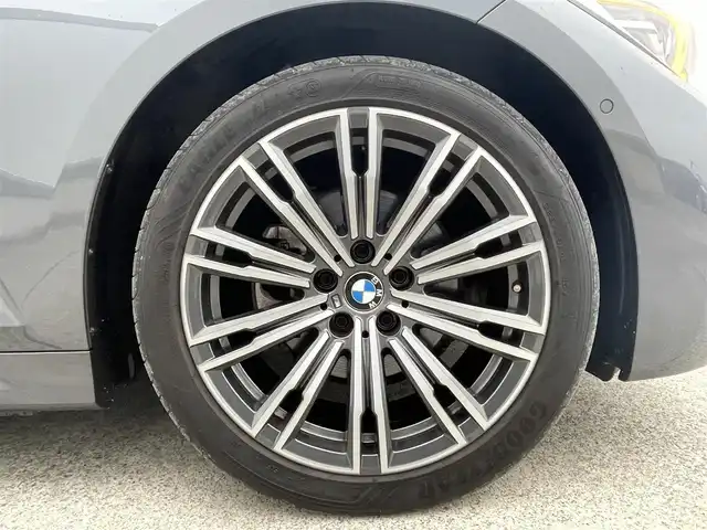 ＢＭＷ ３２０ｄ xDrive ツーリング Mスポーツ 東京都 2022(令4)年 2万km ミネラルグレー パノラマスライディングルーフ/ライブコックピット/アダプティブクルーズコントロール/ブラインドスポットモニター/衝突被害軽減ブレーキ/バックモニター/純正LEDヘッドライト/ワイヤレスチャージ/シートヒーター/ハーフレザー/パドルシフト/ETC2.0/ステアリングスイッチ/電動リアゲート/純正ナビ/バックモニター