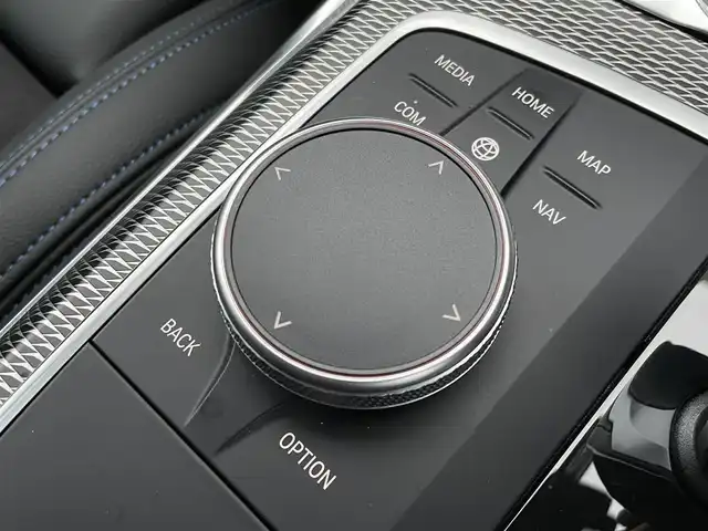 ＢＭＷ ３２０ｄ xDrive ツーリング Mスポーツ 東京都 2022(令4)年 2万km ミネラルグレー パノラマスライディングルーフ/ライブコックピット/アダプティブクルーズコントロール/ブラインドスポットモニター/衝突被害軽減ブレーキ/バックモニター/純正LEDヘッドライト/ワイヤレスチャージ/シートヒーター/ハーフレザー/パドルシフト/ETC2.0/ステアリングスイッチ/電動リアゲート/純正ナビ/バックモニター