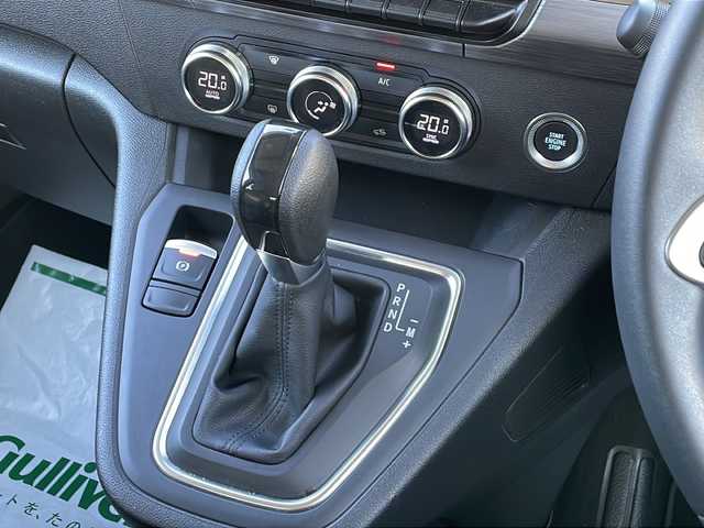 ルノー ルノー カングー インテンス 東京都 2023(令5)年 1.7万km シルバー 車体色　KQA　グリハイランド/取扱説明書/新車時保証書/記録簿/レーンセンタリングアシスト/アダプティブクルーズコントロール/ブラインドスポットモニター/ディスプレイオーディオ/【USB/Bluetooth接続】/バックカメラ　ETC/ドライブレコーダー（前後）/ハーフレザーシート/LEDヘッドライト/リアコーナーセンサー/サイド/カーテンエアバッグ/スマートキー×２/社外16インチアルミ【ENKEI】