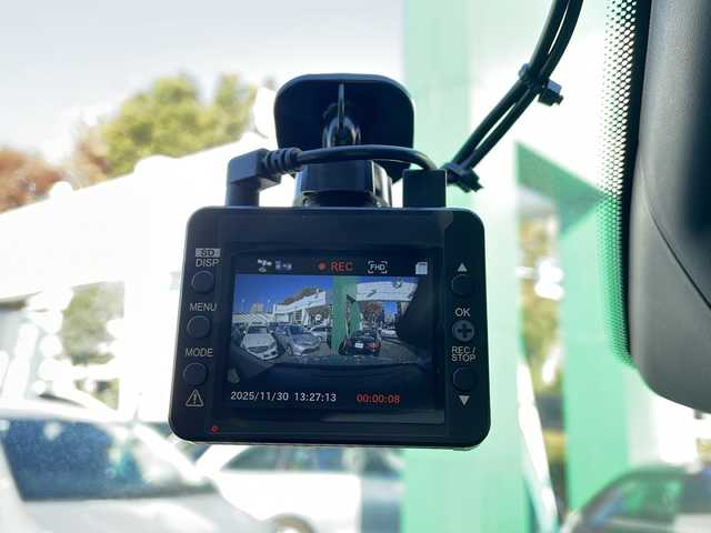 ルノー ルノー カングー インテンス 東京都 2023(令5)年 1.7万km シルバー 車体色　KQA　グリハイランド/取扱説明書/新車時保証書/記録簿/レーンセンタリングアシスト/アダプティブクルーズコントロール/ブラインドスポットモニター/ディスプレイオーディオ/【USB/Bluetooth接続】/バックカメラ　ETC/ドライブレコーダー（前後）/ハーフレザーシート/LEDヘッドライト/リアコーナーセンサー/サイド/カーテンエアバッグ/スマートキー×２/社外16インチアルミ【ENKEI】