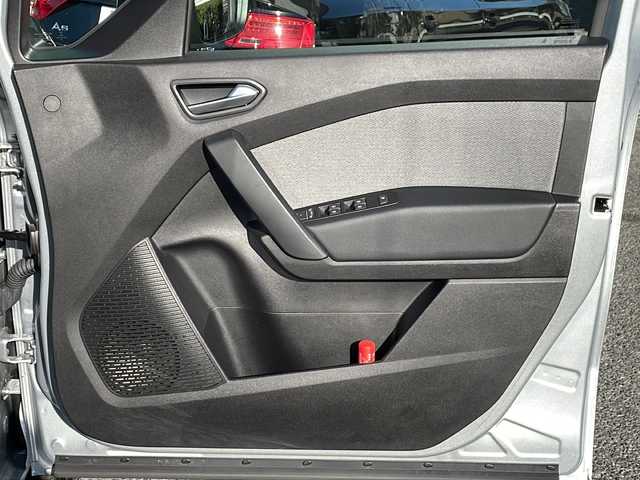 ルノー ルノー カングー インテンス 東京都 2023(令5)年 1.7万km シルバー 車体色　KQA　グリハイランド/取扱説明書/新車時保証書/記録簿/レーンセンタリングアシスト/アダプティブクルーズコントロール/ブラインドスポットモニター/ディスプレイオーディオ/【USB/Bluetooth接続】/バックカメラ　ETC/ドライブレコーダー（前後）/ハーフレザーシート/LEDヘッドライト/リアコーナーセンサー/サイド/カーテンエアバッグ/スマートキー×２/社外16インチアルミ【ENKEI】