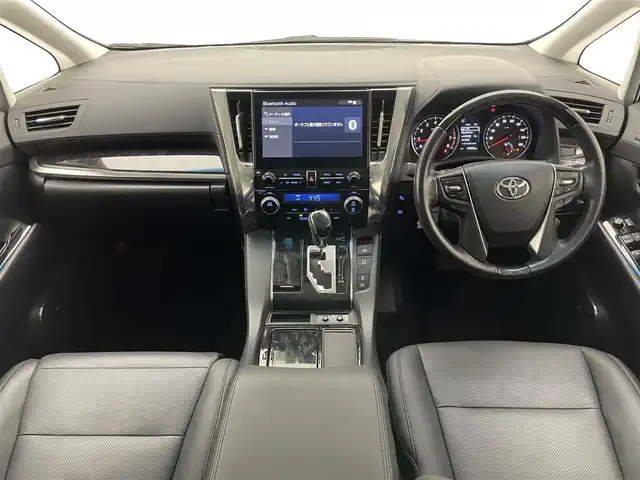 トヨタ アルファード S Cパッケージ 愛知県 2020(令2)年 2.6万km ホワイトパールクリスタルシャイン メーカーナビＴＶ　ＪＢＬ　全方位カメラ　禁煙　ＤＶＤデッキ　デジタルインナーミラー　パーキングアシスト　ＢＳＭ　黒革　シートヒーター　シートエアコン　電動リアゲート　三眼ＬＥＤ　前後ドラレコ　衝突軽減　追従クルコン　レーンキープ　オートハイビーム　コーナーセンサー　セーフティセンス　両側パワースライドドア　電動パーキング　USBポート　オットマン