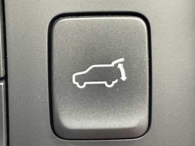 マツダ ＣＸ－８ 25S スマートエディション 茨城県 2023(令5)年 0.5万km ソウルレッドクリスタルM 純正ナビ　/-BT/TV/AM/FM/衝突軽減システム　/全方位カメラ　/フリップダウンモニター　/コーナーセンサー前後　/パワーバックドア　/ＬＥＤヘッドライト　/レーダークルーズコントロール　/メモリー付きパワーシート　/シートヒーター/ステアリングヒーター/ドライブレコーダー/ETC/電動格納ミラー