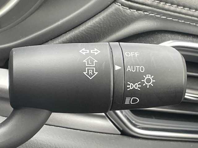 マツダ ＣＸ－８ 25S スマートエディション 茨城県 2023(令5)年 0.5万km ソウルレッドクリスタルM 純正ナビ　/-BT/TV/AM/FM/衝突軽減システム　/全方位カメラ　/フリップダウンモニター　/コーナーセンサー前後　/パワーバックドア　/ＬＥＤヘッドライト　/レーダークルーズコントロール　/メモリー付きパワーシート　/シートヒーター/ステアリングヒーター/ドライブレコーダー/ETC/電動格納ミラー