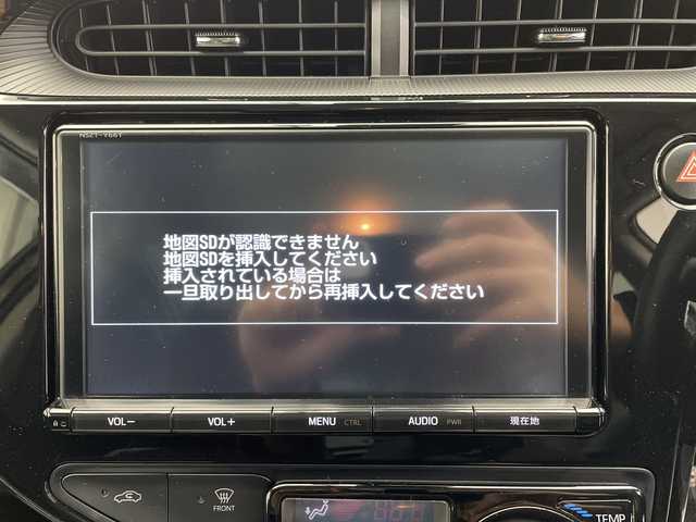 トヨタ アクア クロスオーバー 栃木県 2017(平29)年 1.9万km ベージュ 純正ナビ/（CD/フルセグTV/Bluetooth/SD）/バックカメラ/コーナーセンサー/ビルトインETC2.0/前方ドライブレコーダー/ハーフレザーシート/シートヒーター/ルーフレール/オートライト/LEDヘッドライト/横滑り防止装置/フォグランプ/スマートキー/プッシュスタート/ステアリングスイッチ/革巻きステアリング/ウィンカーミラー/16インチアルミホイール/純正フロアマット