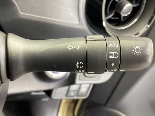 トヨタ アクア クロスオーバー 栃木県 2017(平29)年 1.9万km ベージュ 純正ナビ/（CD/フルセグTV/Bluetooth/SD）/バックカメラ/コーナーセンサー/ビルトインETC2.0/前方ドライブレコーダー/ハーフレザーシート/シートヒーター/ルーフレール/オートライト/LEDヘッドライト/横滑り防止装置/フォグランプ/スマートキー/プッシュスタート/ステアリングスイッチ/革巻きステアリング/ウィンカーミラー/16インチアルミホイール/純正フロアマット