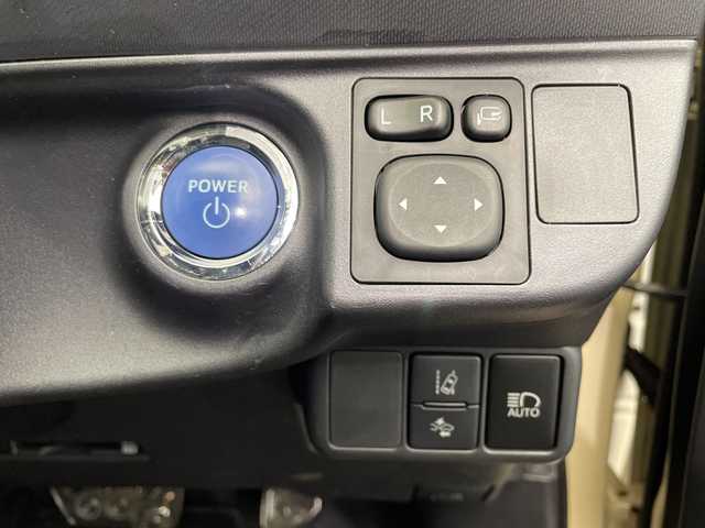 トヨタ アクア クロスオーバー 栃木県 2017(平29)年 1.9万km ベージュ 純正ナビ/（CD/フルセグTV/Bluetooth/SD）/バックカメラ/コーナーセンサー/ビルトインETC2.0/前方ドライブレコーダー/ハーフレザーシート/シートヒーター/ルーフレール/オートライト/LEDヘッドライト/横滑り防止装置/フォグランプ/スマートキー/プッシュスタート/ステアリングスイッチ/革巻きステアリング/ウィンカーミラー/16インチアルミホイール/純正フロアマット