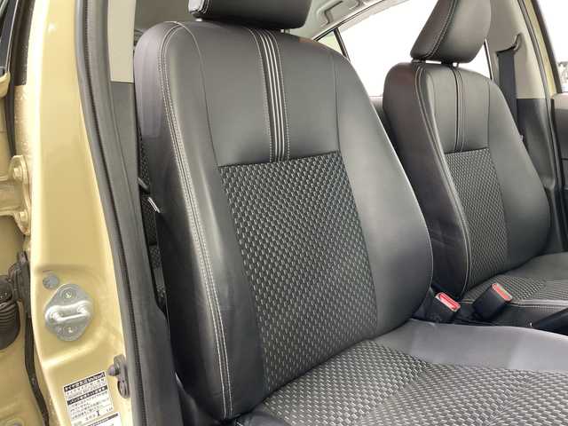 トヨタ アクア クロスオーバー 栃木県 2017(平29)年 1.9万km ベージュ 純正ナビ/（CD/フルセグTV/Bluetooth/SD）/バックカメラ/コーナーセンサー/ビルトインETC2.0/前方ドライブレコーダー/ハーフレザーシート/シートヒーター/ルーフレール/オートライト/LEDヘッドライト/横滑り防止装置/フォグランプ/スマートキー/プッシュスタート/ステアリングスイッチ/革巻きステアリング/ウィンカーミラー/16インチアルミホイール/純正フロアマット