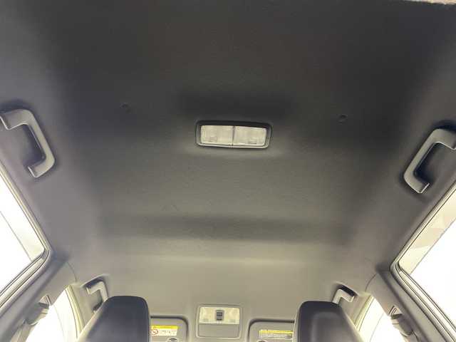 トヨタ オーリスハイブリッド Gパッケージ 群馬県 2016(平28)年 3.1万km ホワイトパールクリスタルシャイン 純正ナビ　衝突被害軽減システム　クルーズコントロール　バックカメラ　ステアリングスイッチ　電動格納ミラー　LEDヘッドライト　プッシュスタート　スマートキー　フォグライト　シートヒーター　禁煙車