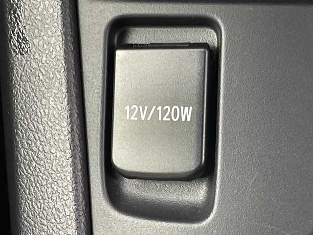 トヨタ オーリスハイブリッド Gパッケージ 群馬県 2016(平28)年 3.1万km ホワイトパールクリスタルシャイン 純正ナビ　衝突被害軽減システム　クルーズコントロール　バックカメラ　ステアリングスイッチ　電動格納ミラー　LEDヘッドライト　プッシュスタート　スマートキー　フォグライト　シートヒーター　禁煙車