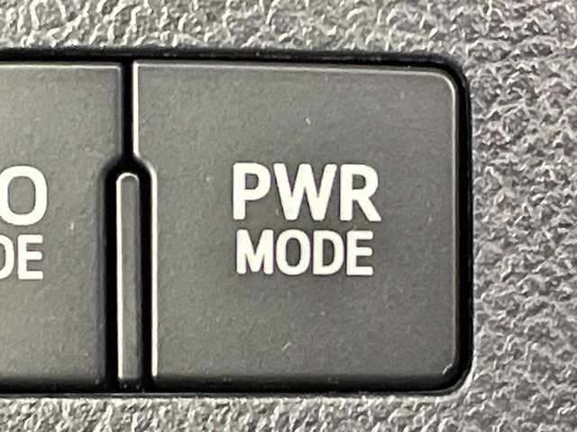 トヨタ オーリスハイブリッド Gパッケージ 群馬県 2016(平28)年 3.1万km ホワイトパールクリスタルシャイン 純正ナビ　衝突被害軽減システム　クルーズコントロール　バックカメラ　ステアリングスイッチ　電動格納ミラー　LEDヘッドライト　プッシュスタート　スマートキー　フォグライト　シートヒーター　禁煙車