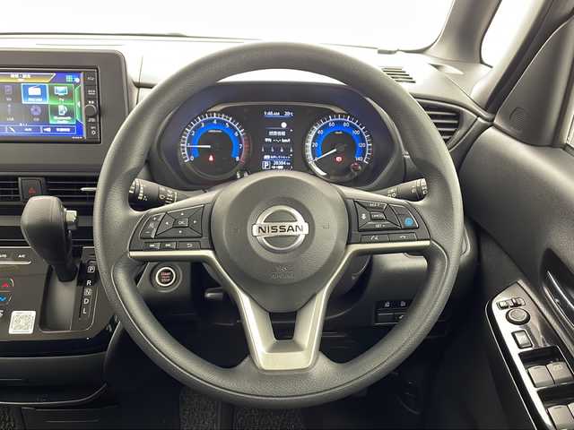 日産 ルークス HWS X プロパイロットED 千葉県 2022(令4)年 2.9万km ブラック 禁煙車/プロパイロット/車間距離自動制御システム/衝突軽減ブレーキ/レーンキープアシスト/純正メモリナビ（フルセグ/Bluetooth/DVD/CD）/全方位カメラ/ステアリングスイッチ/ビルトインETC/レーダークルーズコントロール/アイドリングストップ/両側パワースライドドア/スマートキー/スペアキー/プッシュスタート/LEDヘッドライト/オートライト/純正フロアマット/W＋サイドエアバッグ