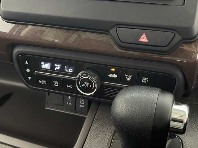 ホンダ Ｎ ＢＯＸ G･L ホンダセンシング カッパーブラウンスタイル 宮崎県 2019(令1)年 2.1万km プラチナホワイトパール 禁煙車/ホンダセンシング/社外ナビTV/（ケンウッド/MDV-D706BT/CD/DVD/フルセグTV)/社外バックカメラ/純正ビルトインETC/純正LEDオートライト/純正フロアマット/両側電動スライドドア/アダプティブクルーズコントロール/レーンディパーチャーアラート/クリアランスソナー/オートエアコン/ウインカードアミラー/スマートキー/プッシュエンジンスタート